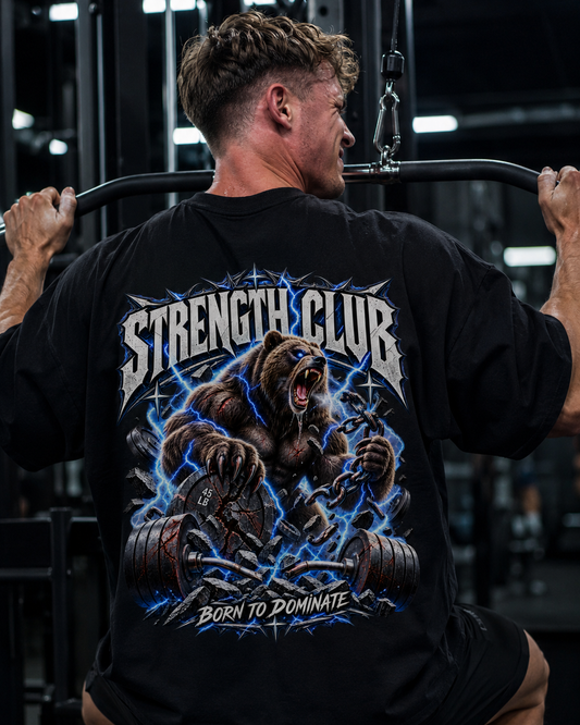 Strength Club Grizzly Oversized Shirt – schwarzes Oversized-Shirt mit Rückenprint, getragen im Gym