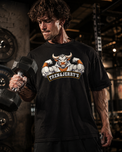 Tren & Jerrys Double Biceps Oversized Shirt - schwarzes Oversized-Shirt getragen im Gym