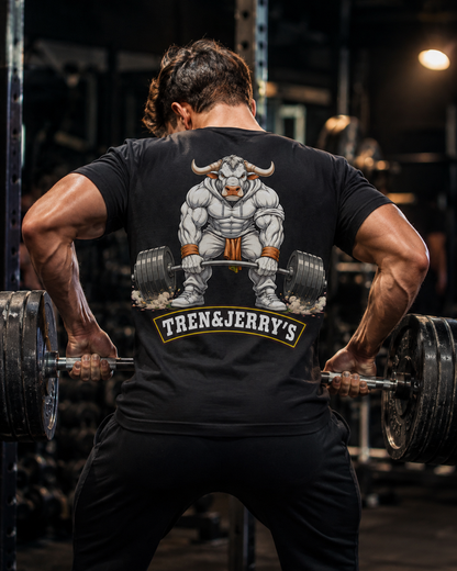 Kraftvoller Stier mit Hantel Shirt Unisex - schwarzes Unisex-Shirt getragen im Gym