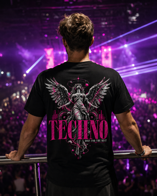Born For The Beat Unisex Shirt - schwarzes Unisex-Shirt getragen auf dem Rave
