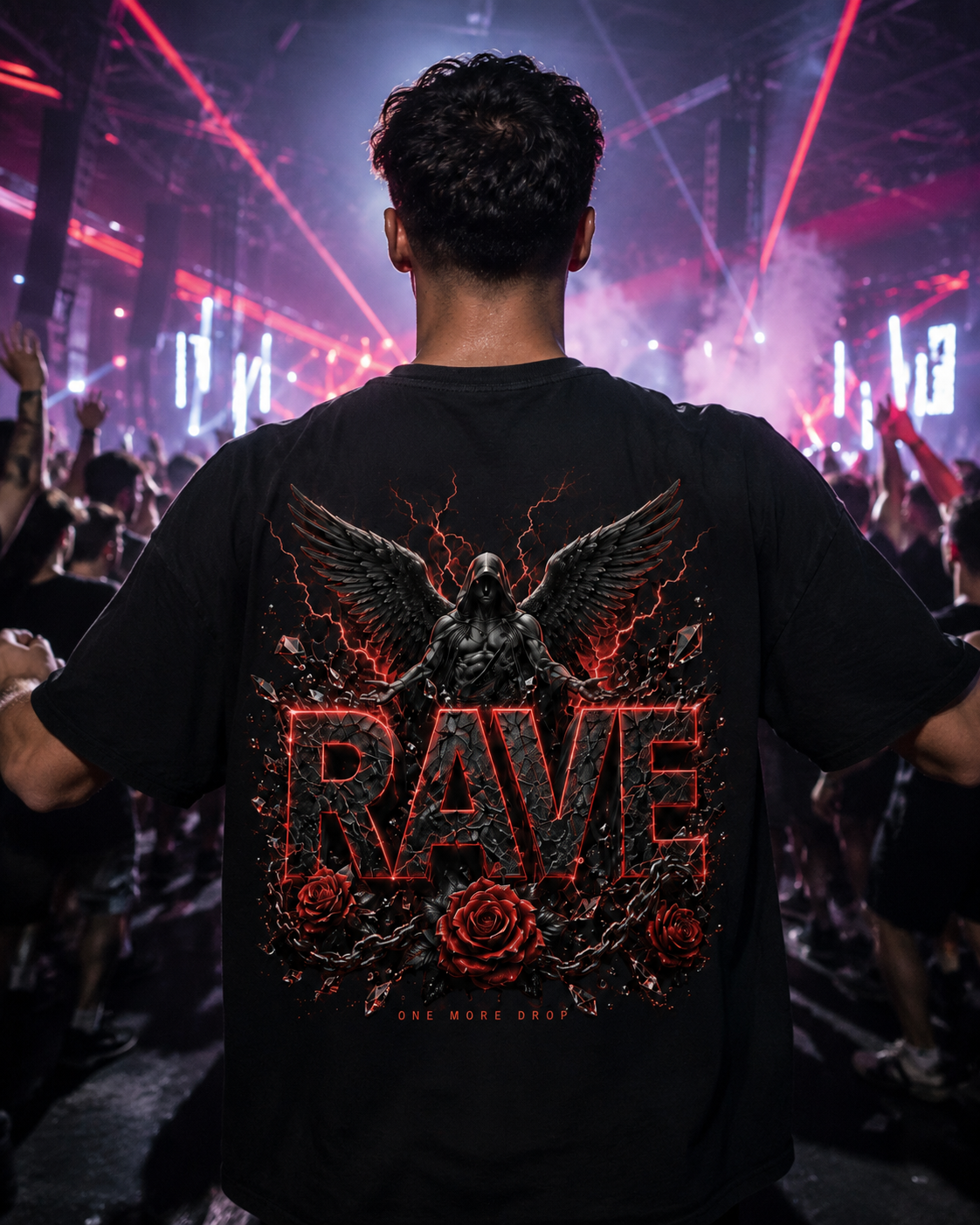 RAVE REQUIEM (Backprint) Oversized Shirt - schwarzes Oversized-Shirt getragen auf dem Rave