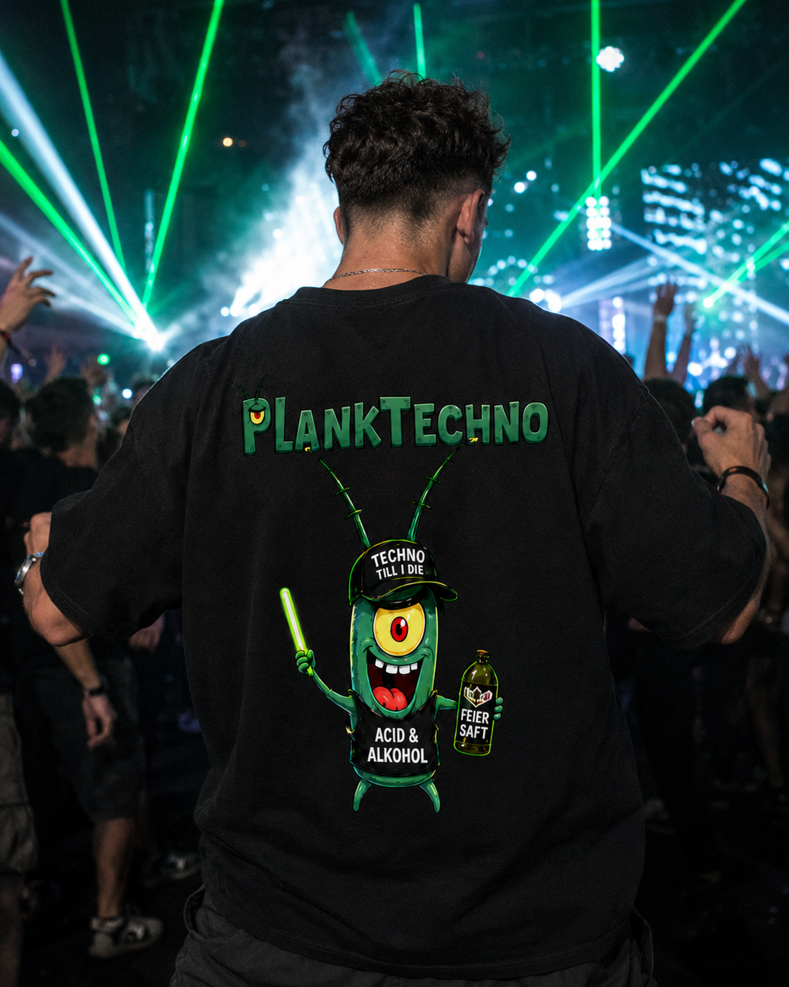 Planktechno (Backprint) Oversized Shirt - schwarzes Oversized-Shirt getragen auf dem Rave