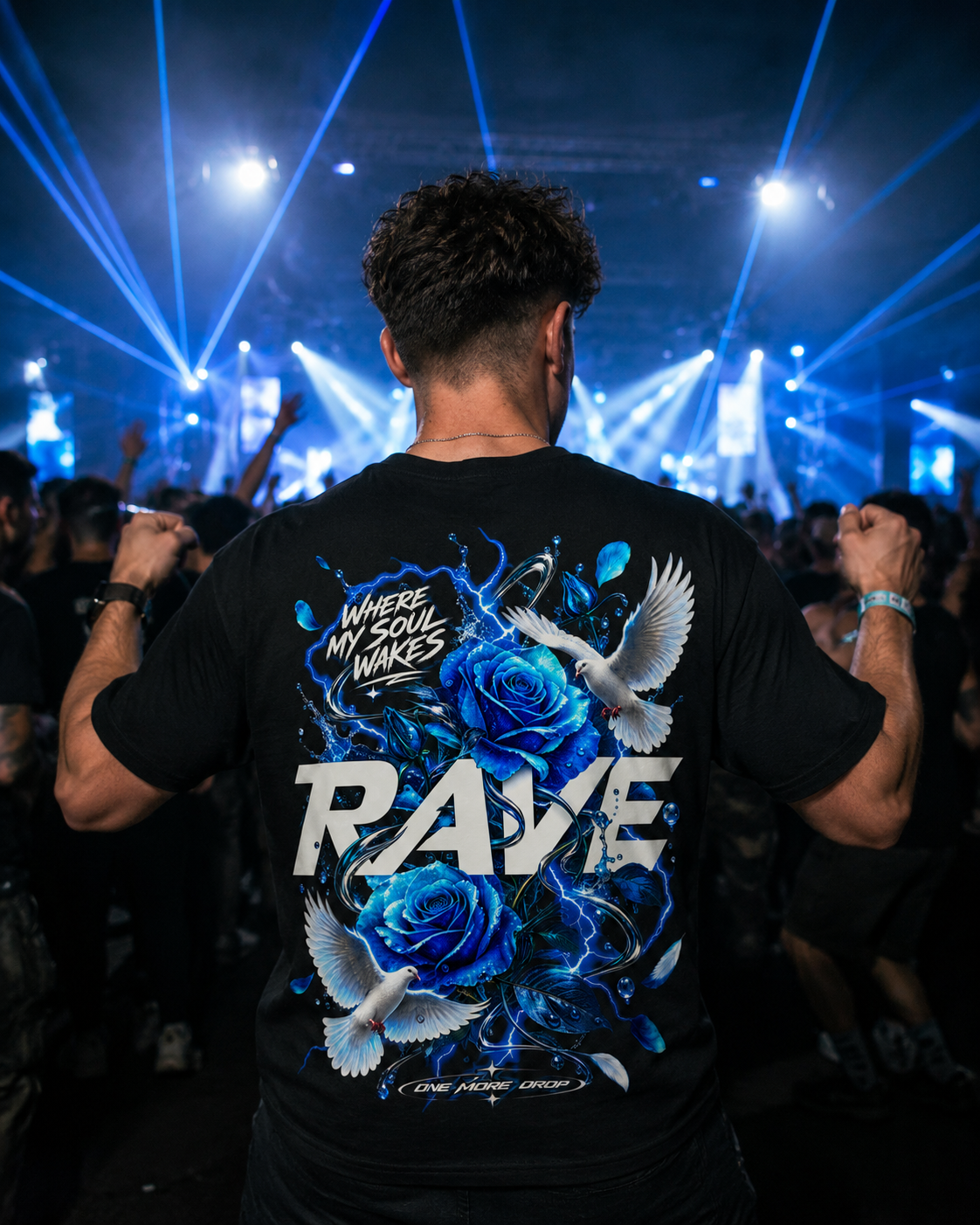 Where My Soul Wakes - schwarzes Unisex-Shirt getragen auf dem Rave