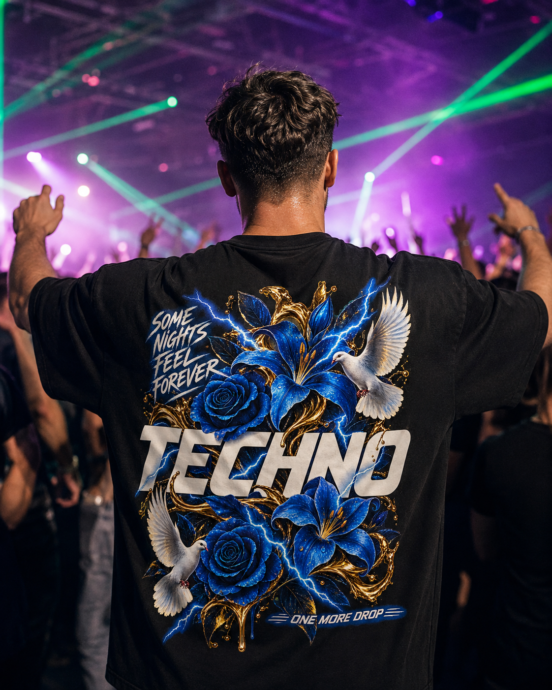 Some Nights Feel Forever Oversized Shirt (Backprint) - schwarzes Oversized-Shirt getragen auf dem Rave